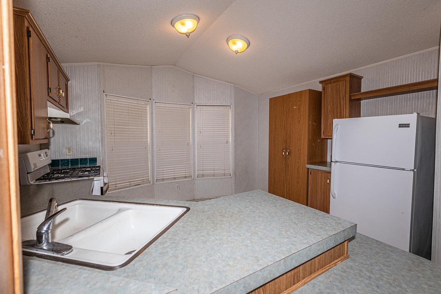 Detail Gallery Image 12 of 15 For 2505 Jackson Ave 113, Escalon,  CA 95320 - 2 Beds | 1 Baths