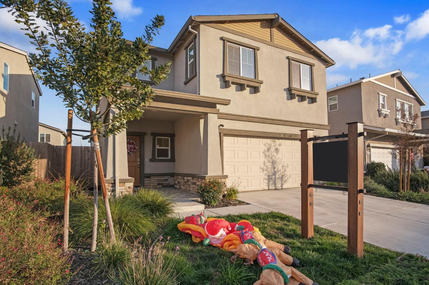 Detail Gallery Image 3 of 44 For 1452 Dorona Ln, Manteca,  CA 95336 - 4 Beds | 2/1 Baths