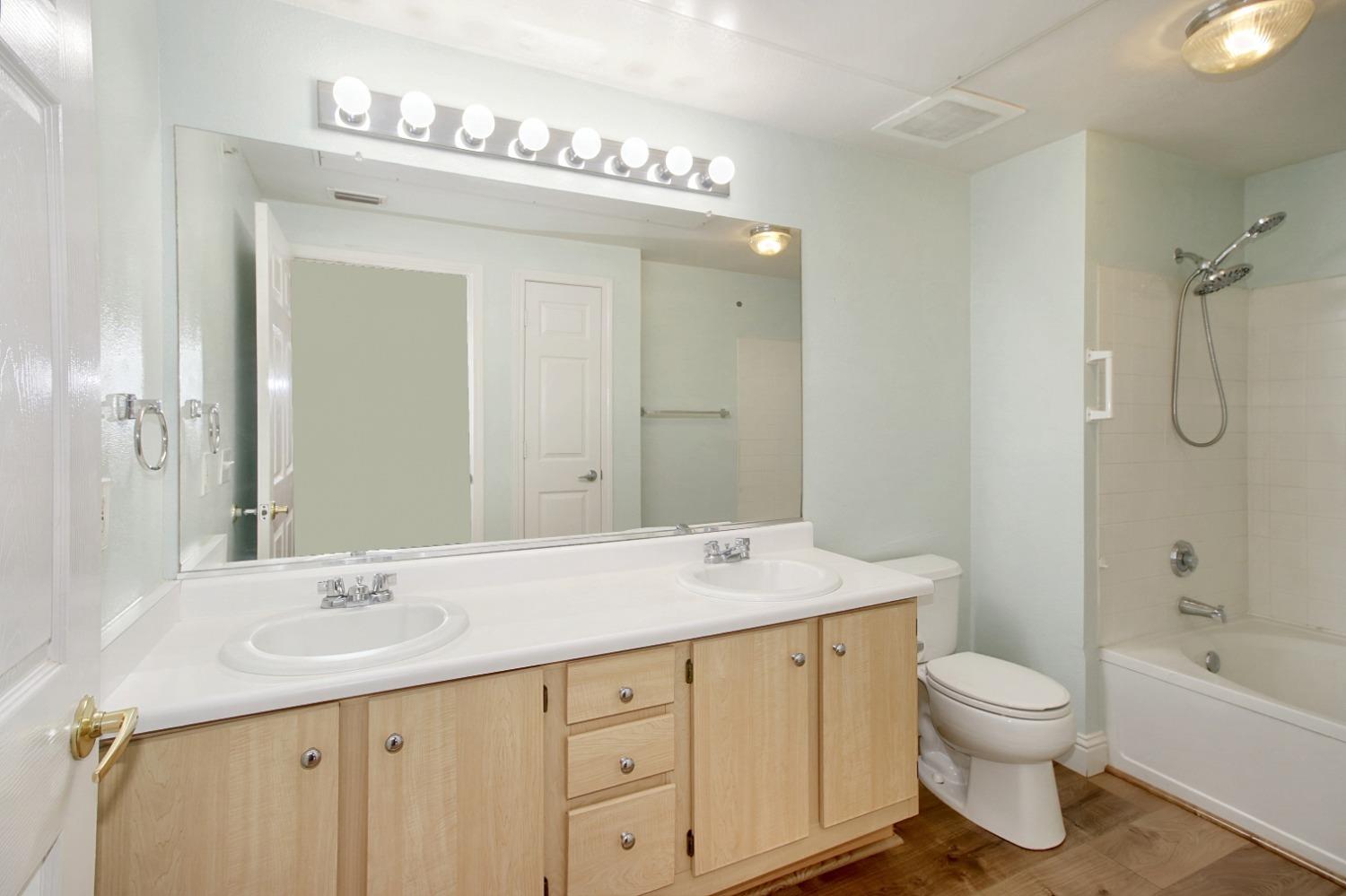 Detail Gallery Image 13 of 21 For 701 Gibson Dr #912,  Roseville,  CA 95678 - 2 Beds | 1 Baths