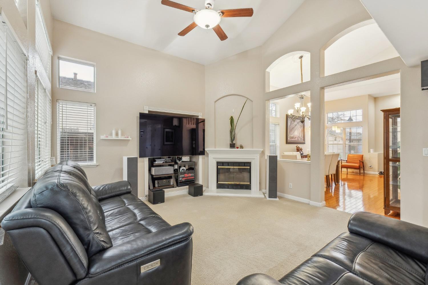 Detail Gallery Image 12 of 36 For 2928 Turnbuckle Cir, Elk Grove,  CA 95758 - 4 Beds | 2/1 Baths