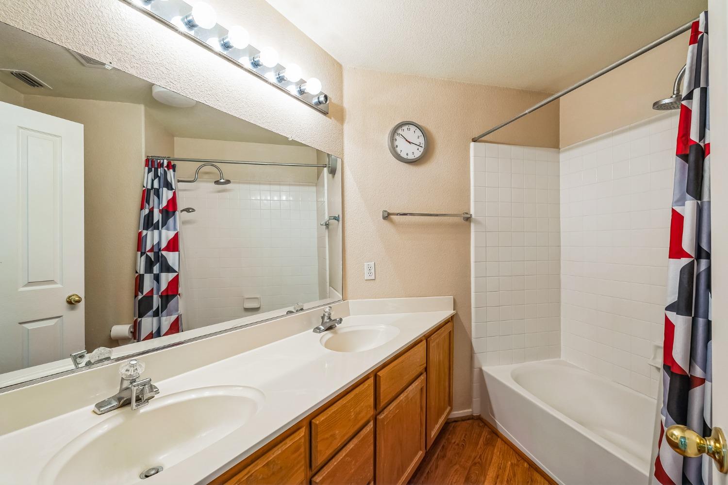 Detail Gallery Image 31 of 36 For 2928 Turnbuckle Cir, Elk Grove,  CA 95758 - 4 Beds | 2/1 Baths