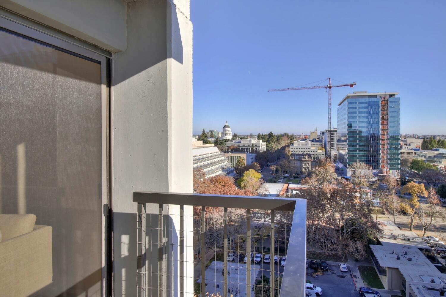 Detail Gallery Image 4 of 56 For 500 N St #1503,  Sacramento,  CA 95814 - 2 Beds | 2 Baths