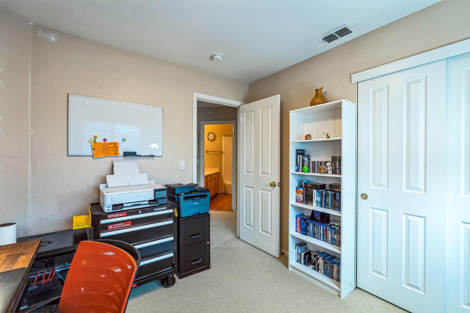 Detail Gallery Image 30 of 36 For 2928 Turnbuckle Cir, Elk Grove,  CA 95758 - 4 Beds | 2/1 Baths