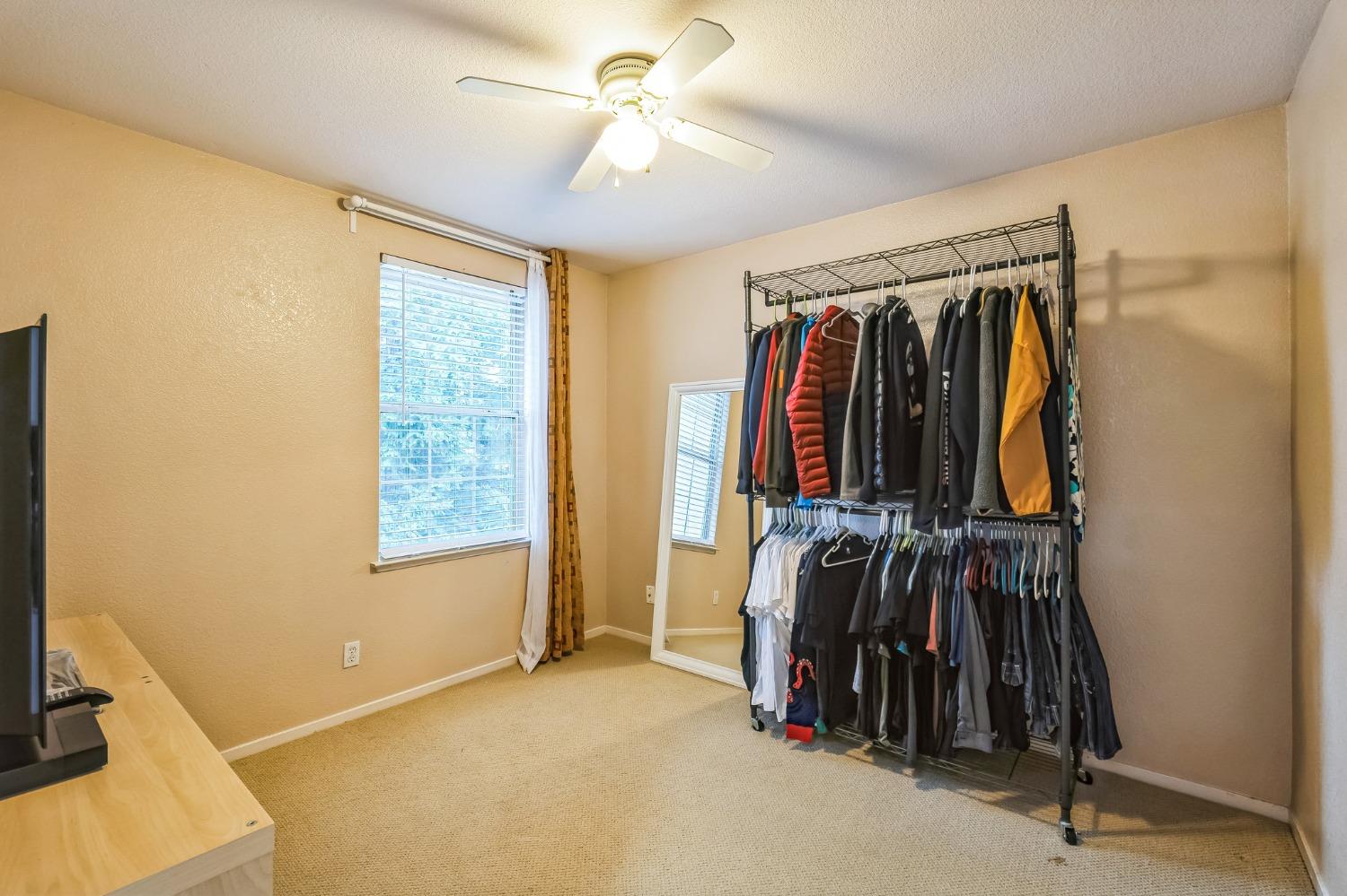 Detail Gallery Image 29 of 36 For 2928 Turnbuckle Cir, Elk Grove,  CA 95758 - 4 Beds | 2/1 Baths