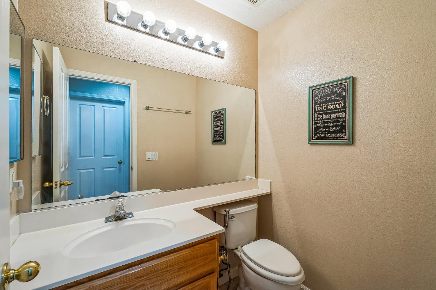 Detail Gallery Image 19 of 36 For 2928 Turnbuckle Cir, Elk Grove,  CA 95758 - 4 Beds | 2/1 Baths