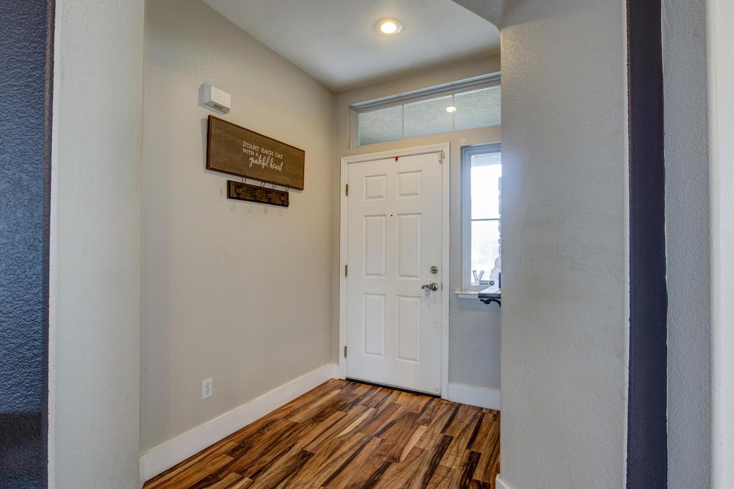 Detail Gallery Image 5 of 49 For 10431 Dnieper Ln, Stockton,  CA 95219 - 4 Beds | 2 Baths