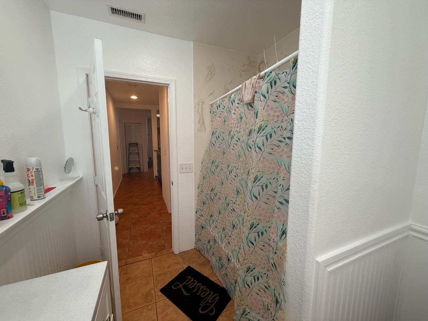 Detail Gallery Image 39 of 68 For 1925 E 15th St, Oakland,  CA 94606 - – Beds | – Baths