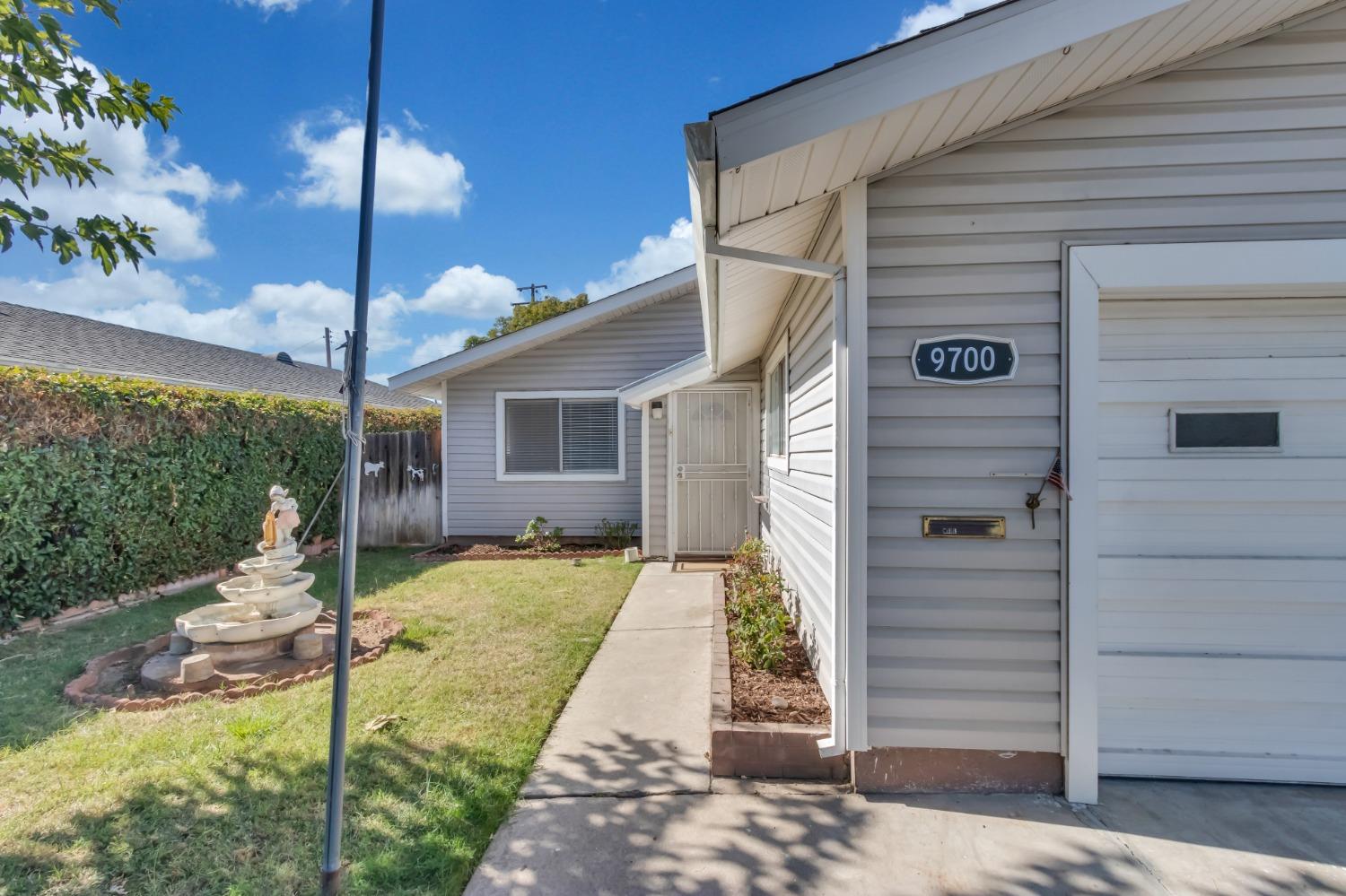 Detail Gallery Image 9 of 36 For 9700 Gamay Way, Elk Grove,  CA 95624 - 3 Beds | 2 Baths