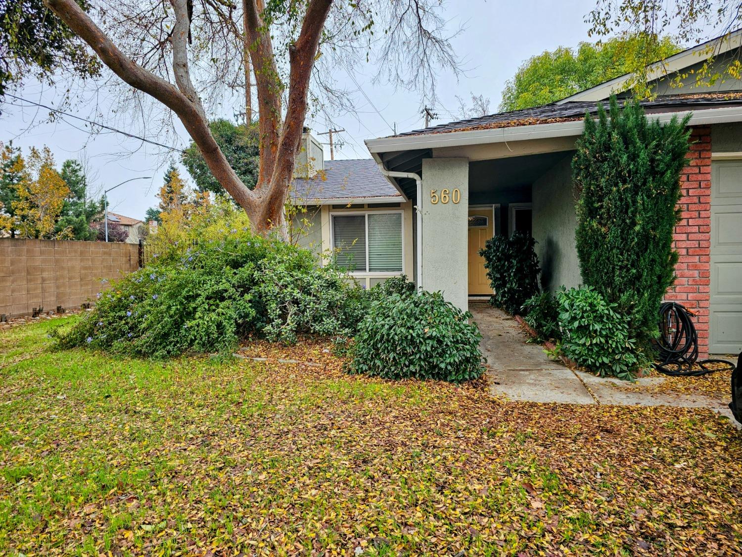 Detail Gallery Image 1 of 16 For 560 Yosemite Dr, Tracy,  CA 95376 - 4 Beds | 2 Baths