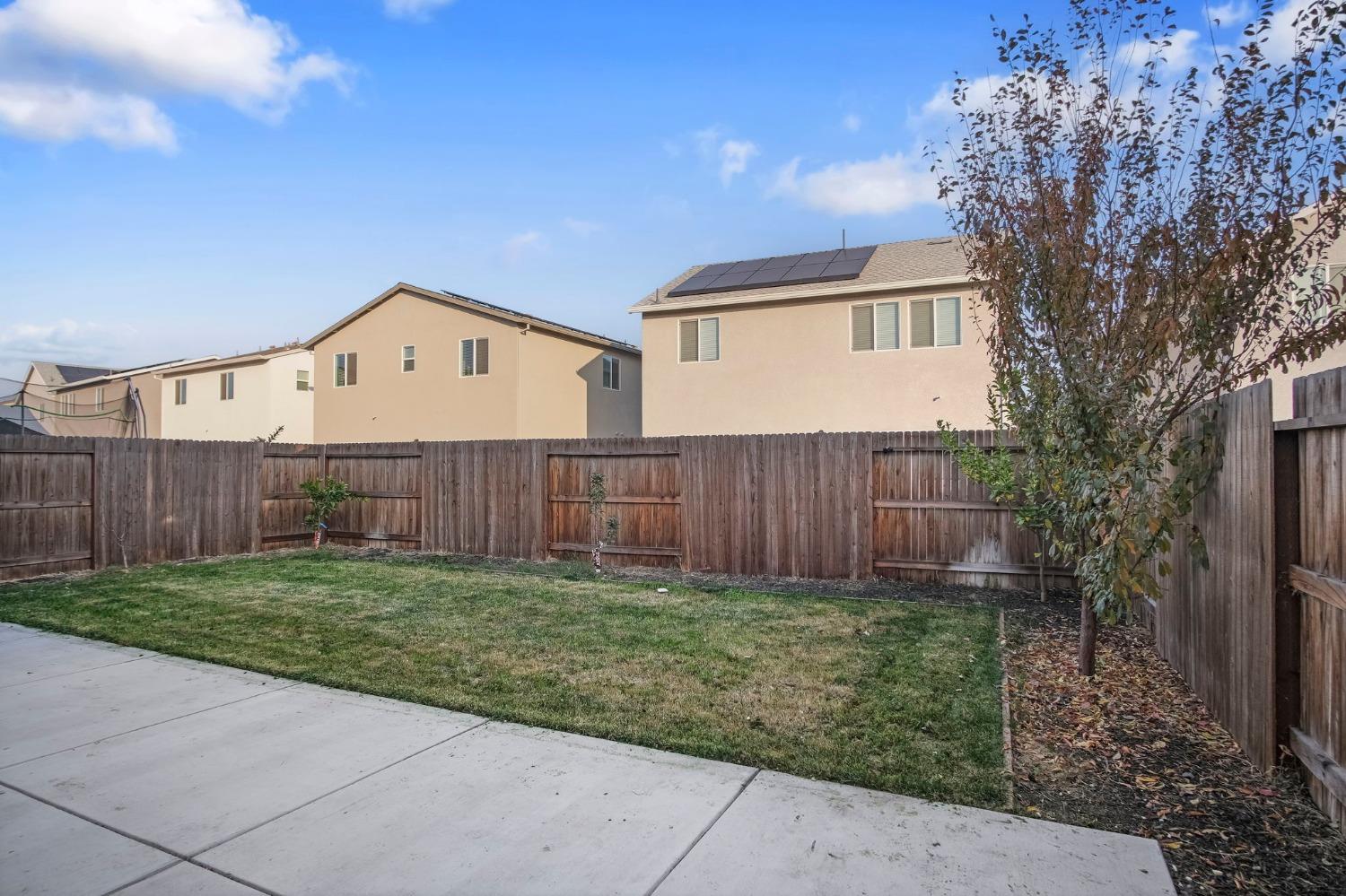 Detail Gallery Image 33 of 44 For 1452 Dorona Ln, Manteca,  CA 95336 - 4 Beds | 2/1 Baths