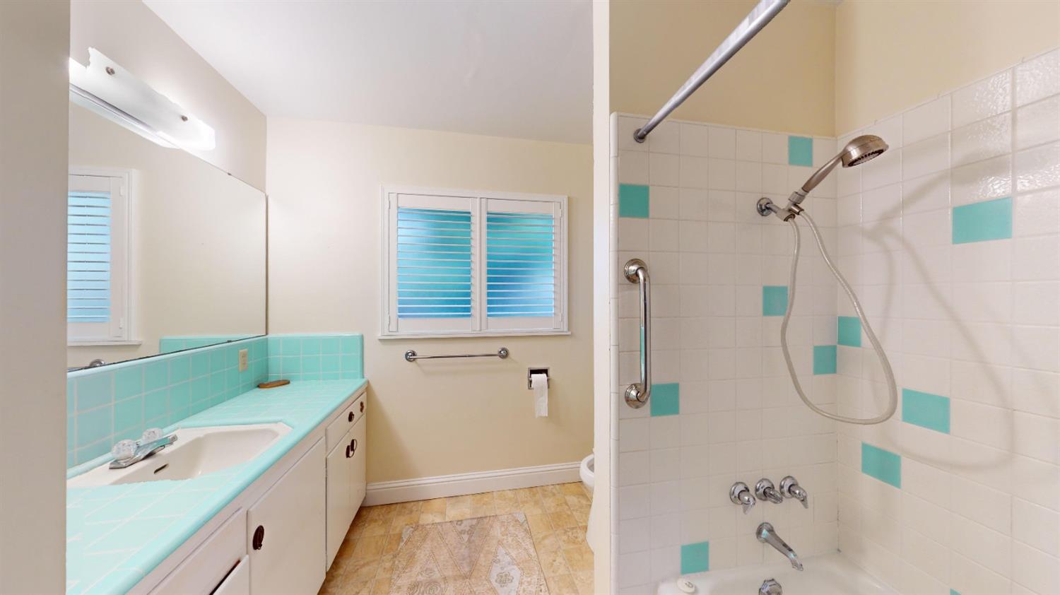 Detail Gallery Image 11 of 12 For 1025 E Douglas Ave, Modesto,  CA 95350 - 2 Beds | 2 Baths