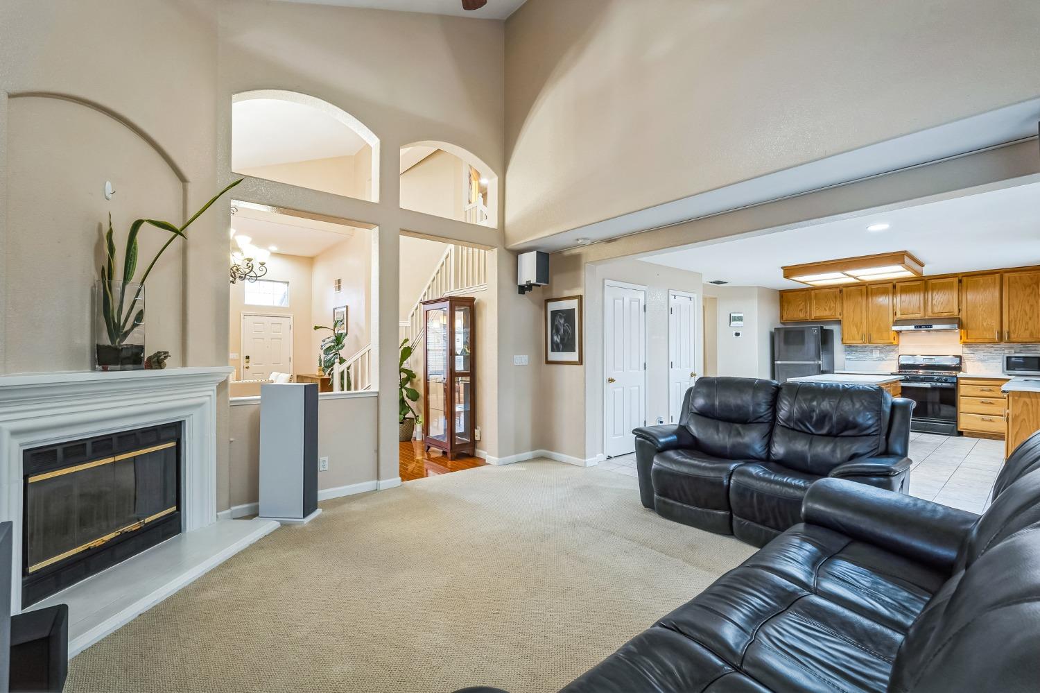 Detail Gallery Image 13 of 36 For 2928 Turnbuckle Cir, Elk Grove,  CA 95758 - 4 Beds | 2/1 Baths