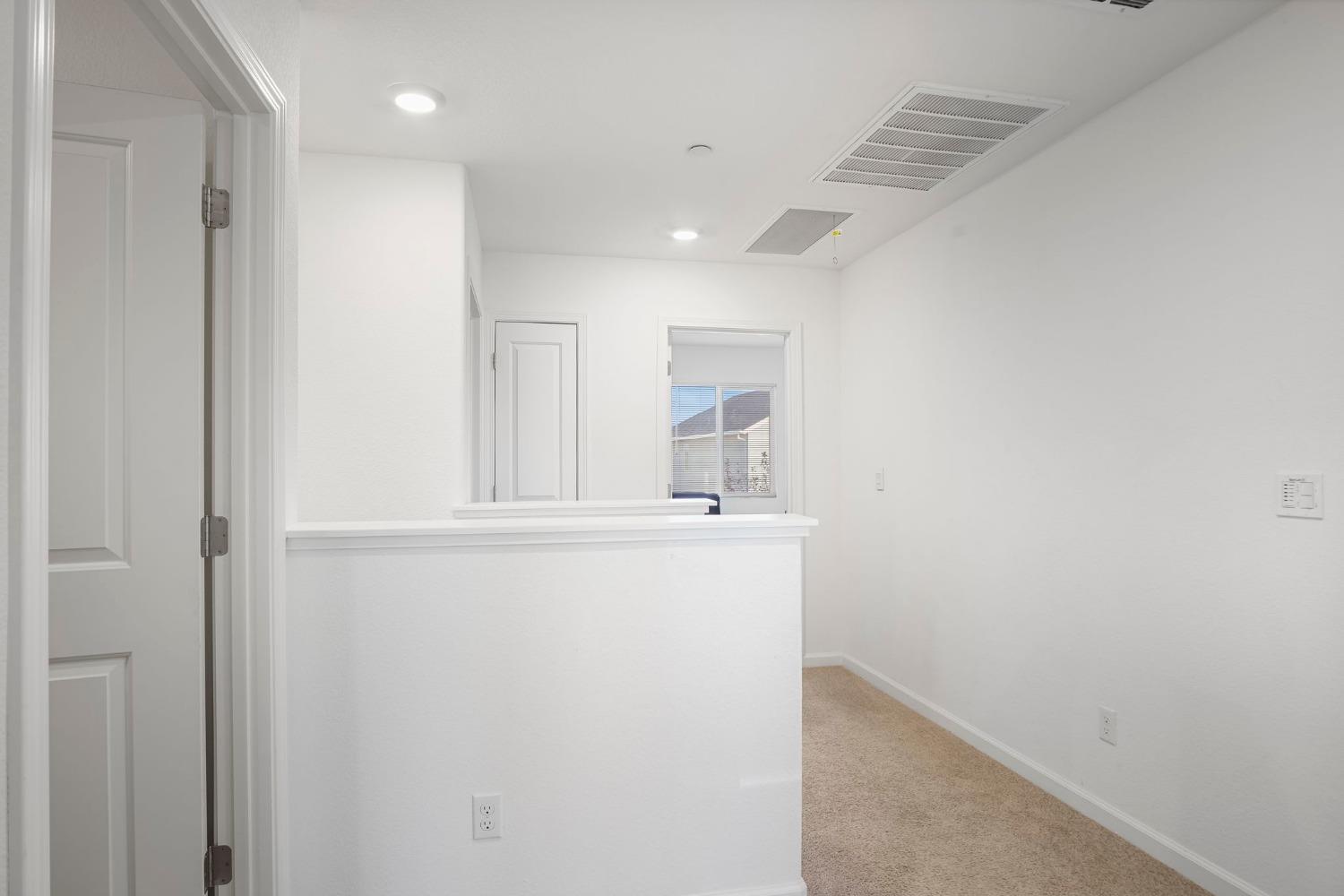 Detail Gallery Image 24 of 44 For 1452 Dorona Ln, Manteca,  CA 95336 - 4 Beds | 2/1 Baths