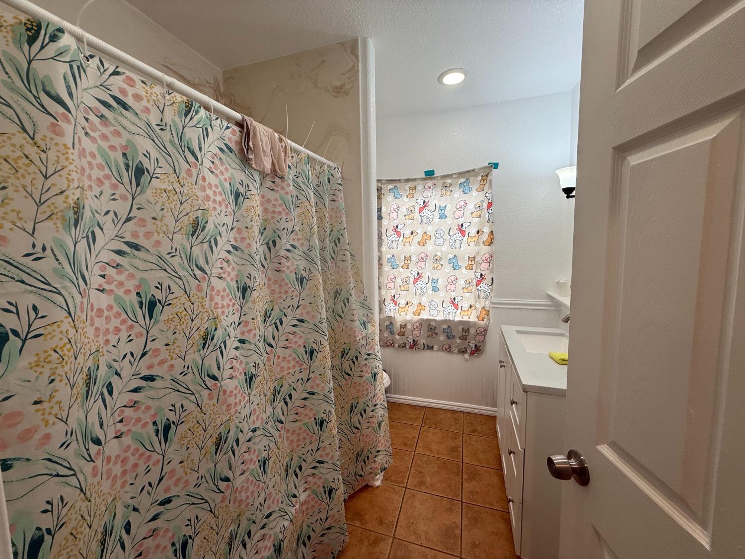 Detail Gallery Image 37 of 68 For 1925 E 15th St, Oakland,  CA 94606 - – Beds | – Baths