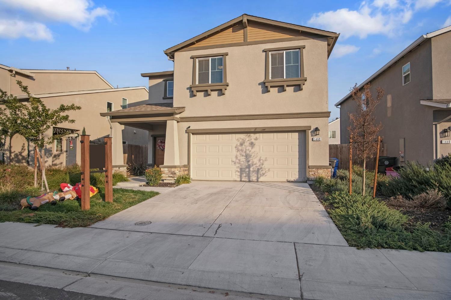 Detail Gallery Image 1 of 44 For 1452 Dorona Ln, Manteca,  CA 95336 - 4 Beds | 2/1 Baths