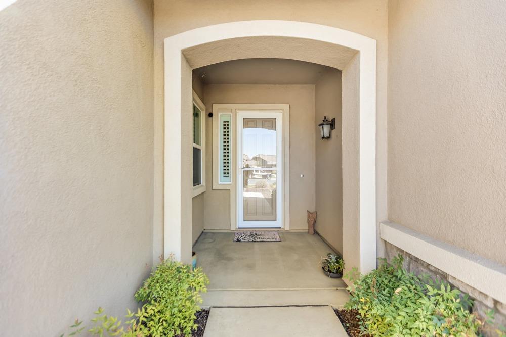 Detail Gallery Image 6 of 50 For 1090 Di Maggio Way, Galt,  CA 95632 - 4 Beds | 2 Baths