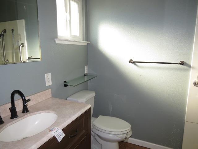 Detail Gallery Image 10 of 15 For 1970 Elmer Ave #B,  Yuba City,  CA 95993 - 3 Beds | 2 Baths