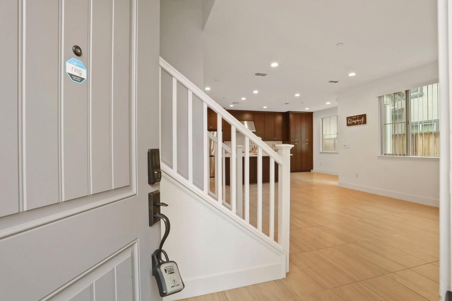 Detail Gallery Image 6 of 38 For 10 W Piazza St, Mountain House,  CA 95391 - 3 Beds | 2/1 Baths