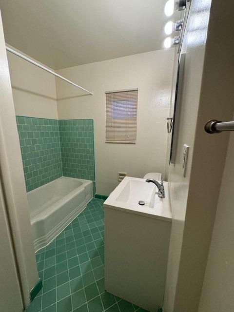 Detail Gallery Image 11 of 30 For 3021 O St, Sacramento,  CA 95816 - – Beds | – Baths