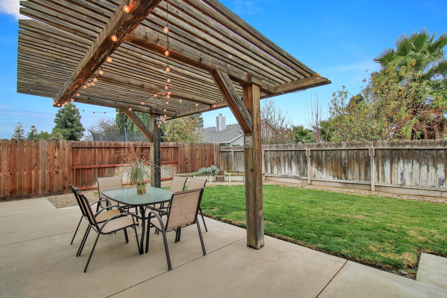 Detail Gallery Image 16 of 59 For 2042 Laredo Ln, Riverbank,  CA 95367 - 4 Beds | 2 Baths