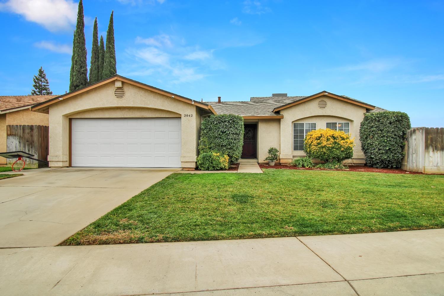 Detail Gallery Image 5 of 59 For 2042 Laredo Ln, Riverbank,  CA 95367 - 4 Beds | 2 Baths