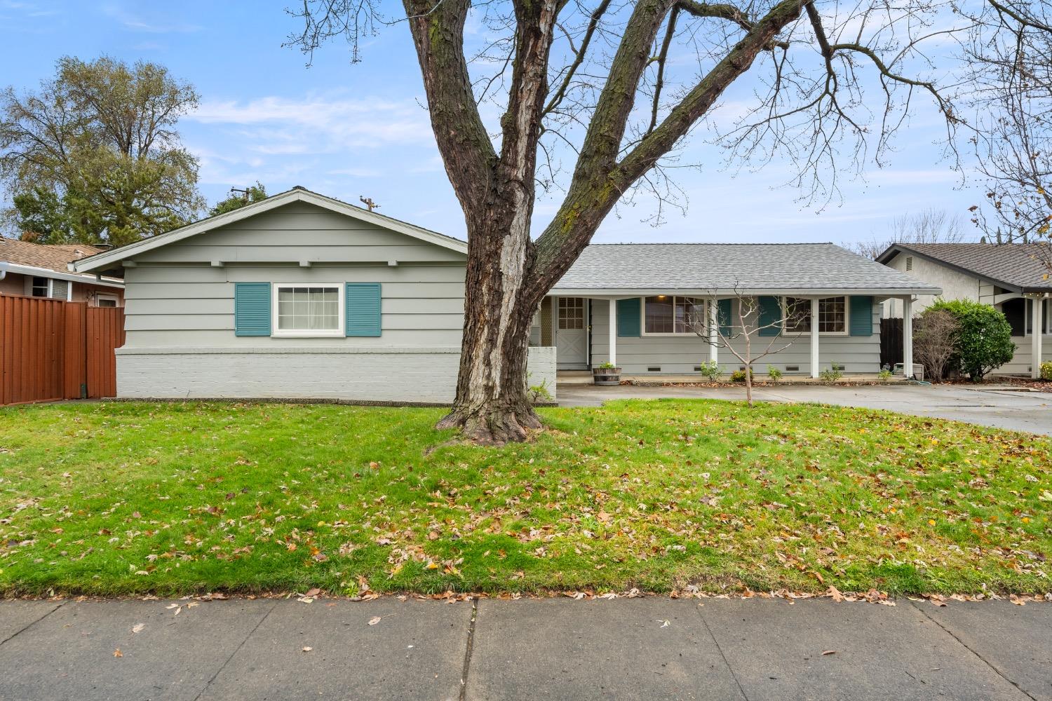 Detail Gallery Image 4 of 33 For 6228 Everest Way, Sacramento,  CA 95842 - 4 Beds | 2 Baths