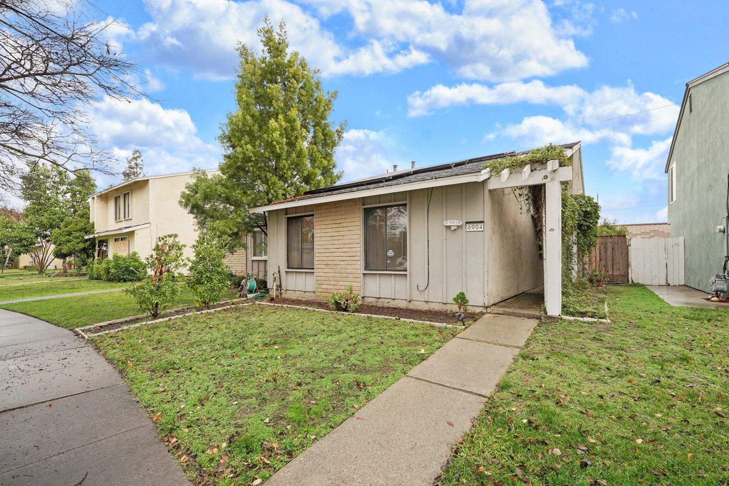 Detail Gallery Image 3 of 28 For 6904 Allegheny Pl, Stockton,  CA 95219 - 3 Beds | 1 Baths