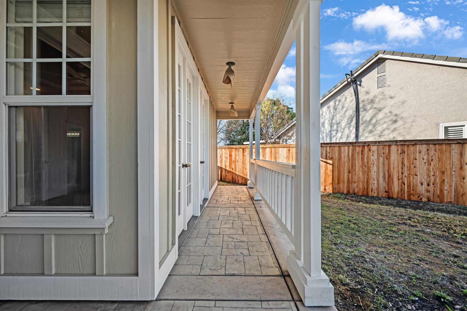 Detail Gallery Image 5 of 69 For 67 Gingerhill Ct, Roseville,  CA 95678 - 5 Beds | 3/1 Baths