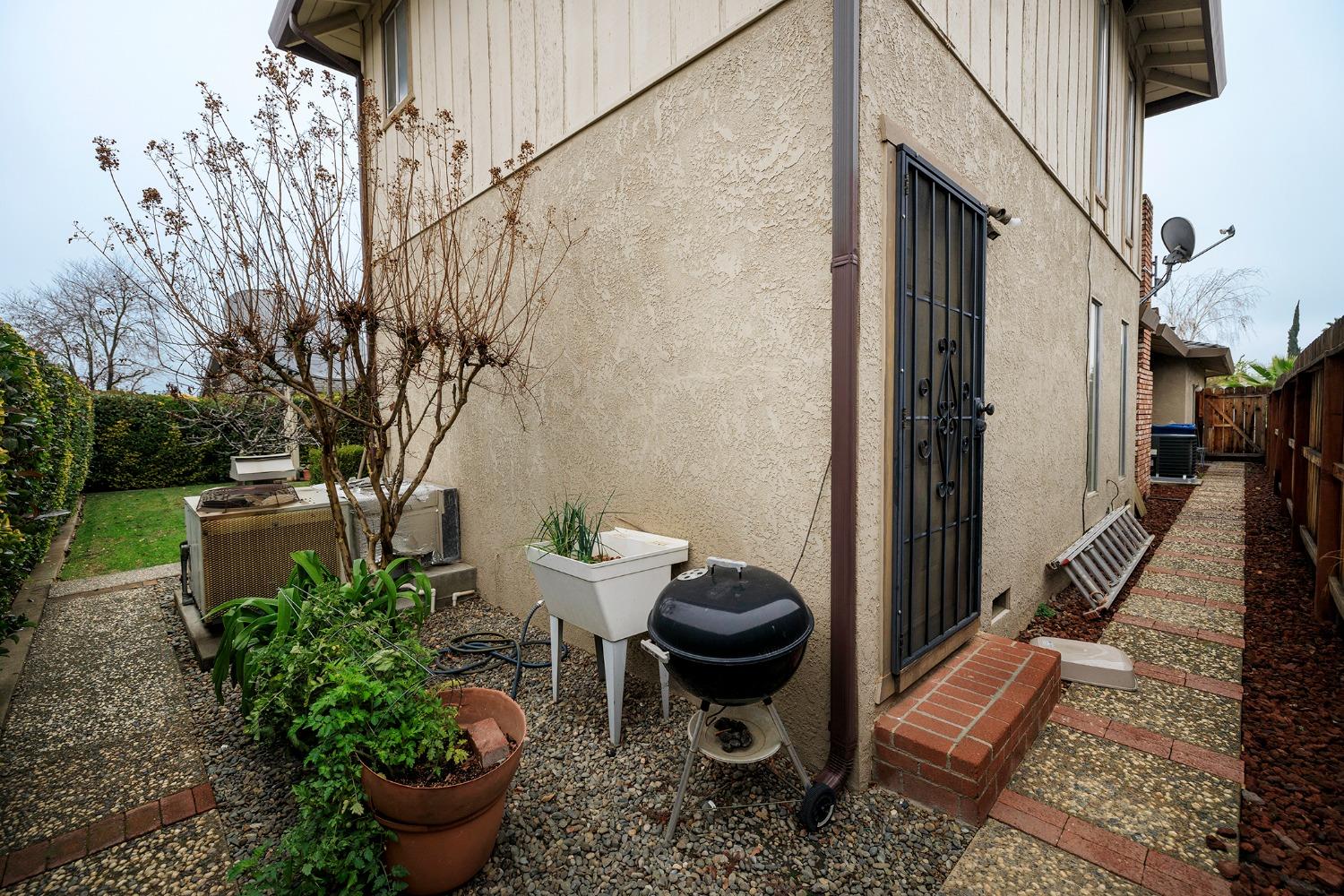 Detail Gallery Image 37 of 43 For 2281 Julie Ave, Turlock,  CA 95382 - 4 Beds | 2/1 Baths