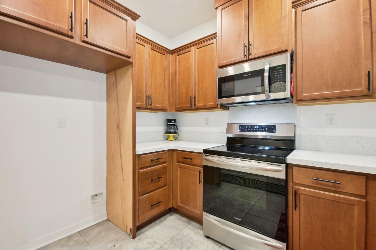 Detail Gallery Image 8 of 27 For 5301 E Commerce Way #60103,  Sacramento,  CA 95835 - 3 Beds | 2/1 Baths