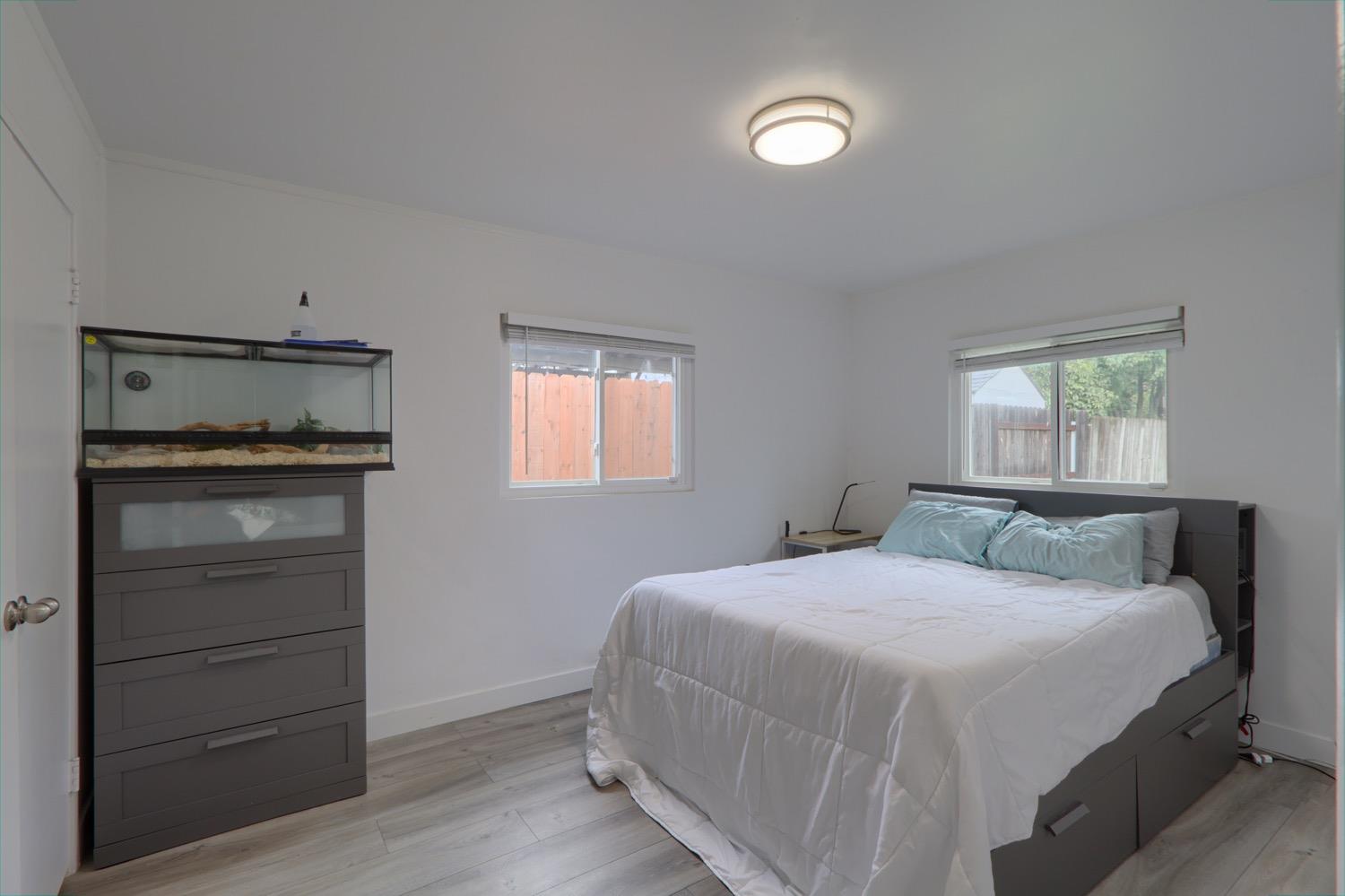 Detail Gallery Image 13 of 31 For 5665 Johns Dr, Sacramento,  CA 95822 - 2 Beds | 1 Baths