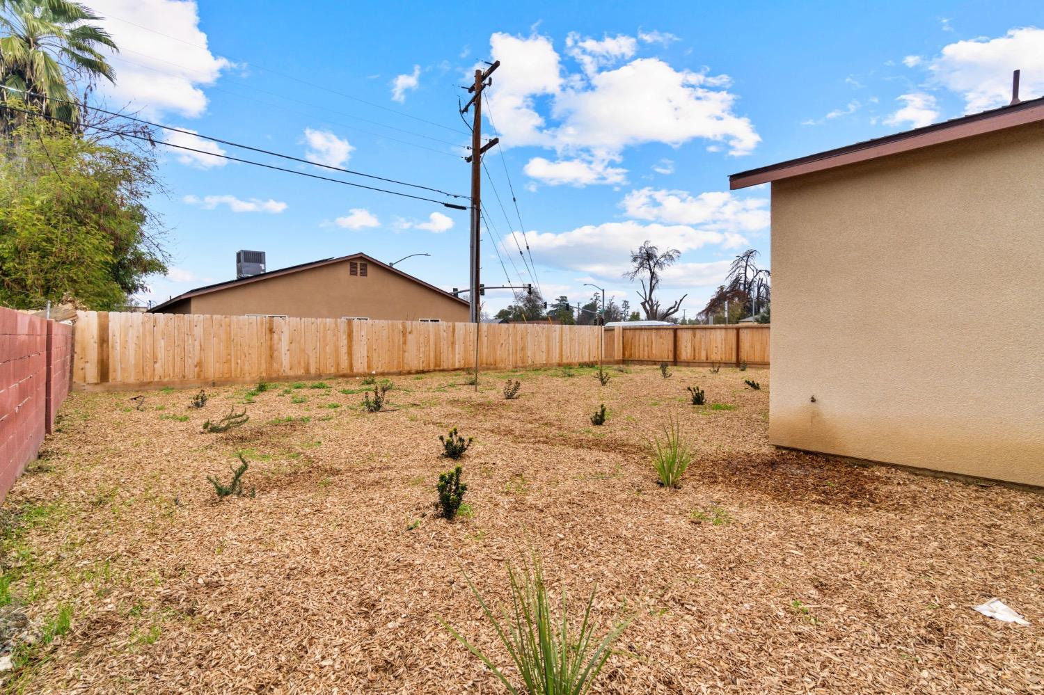 Detail Gallery Image 26 of 28 For 5195 E Madison Ave, Fresno,  CA 93727 - 5 Beds | 2/1 Baths