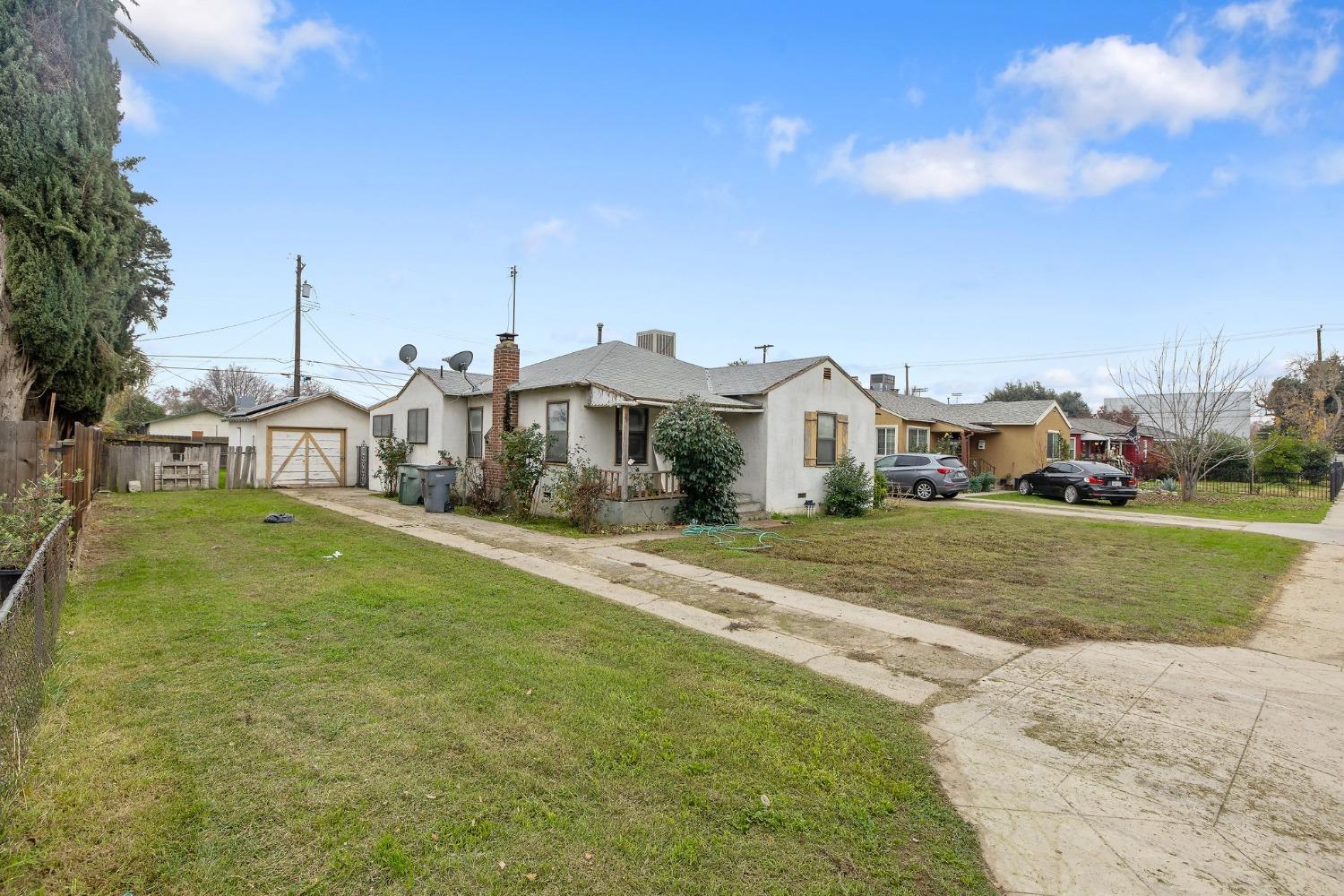 Detail Gallery Image 4 of 37 For 2134 E Cambridge Ave, Fresno,  CA 93703 - 3 Beds | 1 Baths