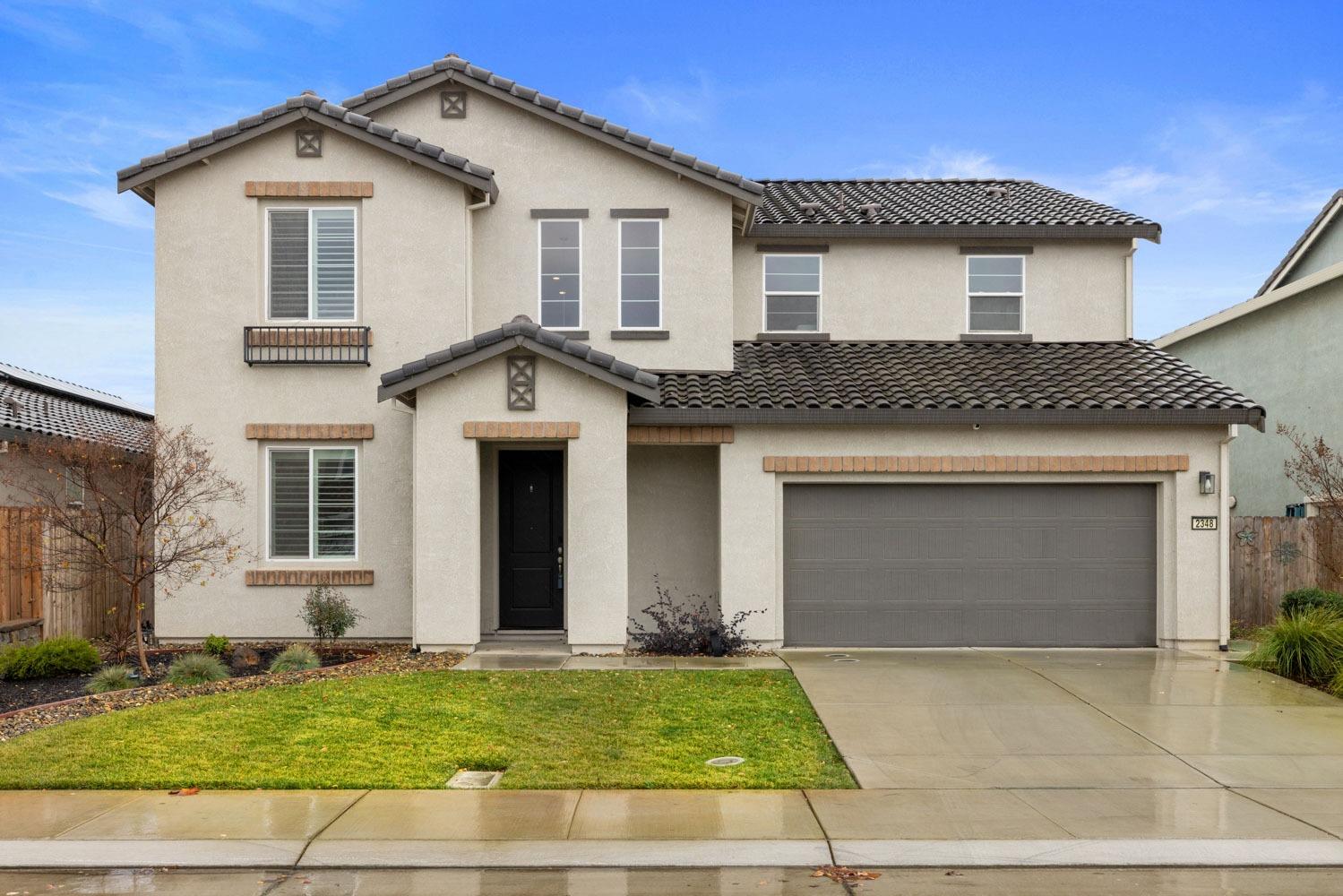 Detail Gallery Image 1 of 53 For 2348 Henri Ln, Lodi,  CA 95242 - 4 Beds | 2/1 Baths