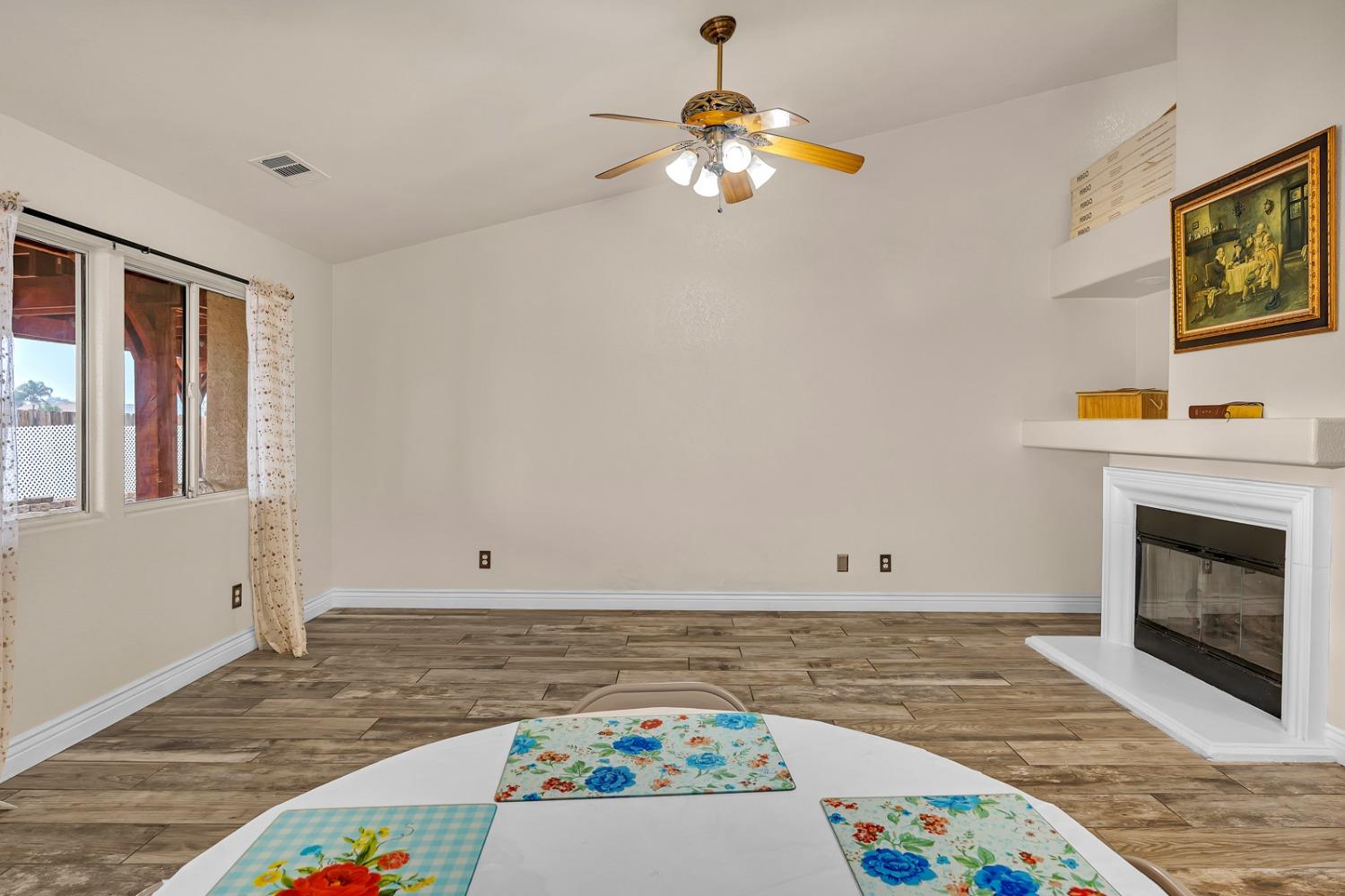 Detail Gallery Image 14 of 41 For 2083 Hastings Dr, Los Banos,  CA 93635 - 4 Beds | 2 Baths