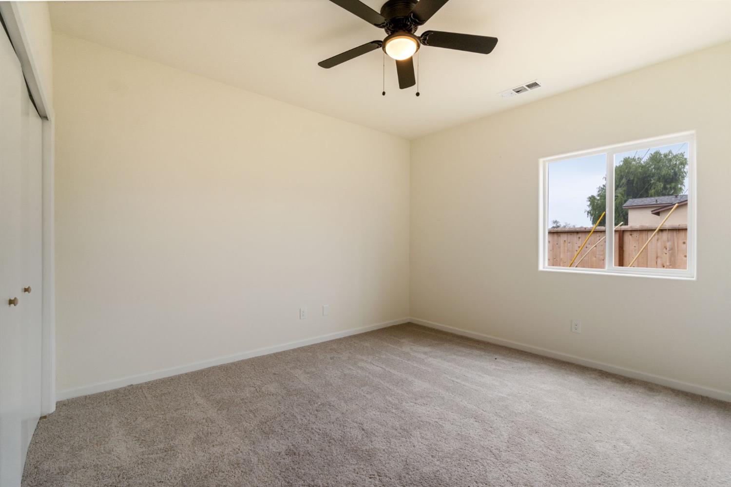 Detail Gallery Image 16 of 24 For 5194 E Belmont Ave, Fresno,  CA 93727 - 4 Beds | 2 Baths