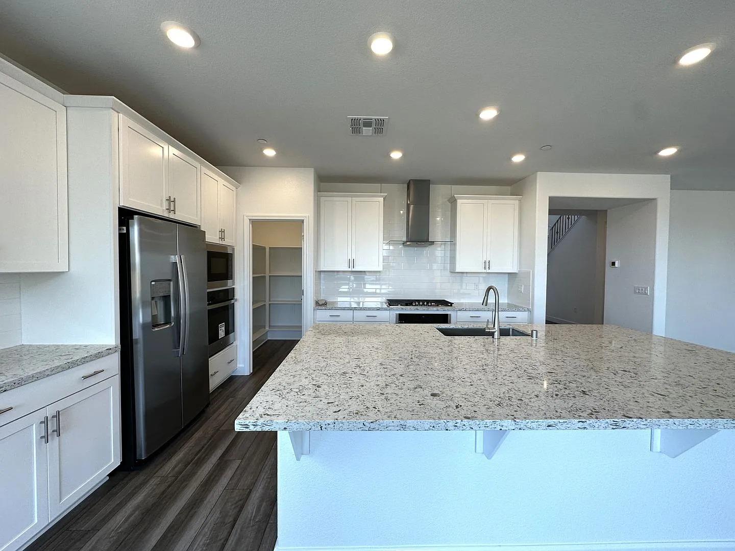 Detail Gallery Image 9 of 48 For 4006 Watermist Way, Sacramento,  CA 95835 - 5 Beds | 3/1 Baths