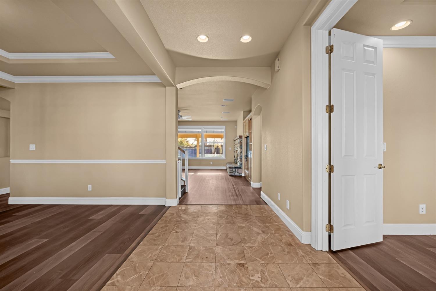 Detail Gallery Image 8 of 69 For 67 Gingerhill Ct, Roseville,  CA 95678 - 5 Beds | 3/1 Baths