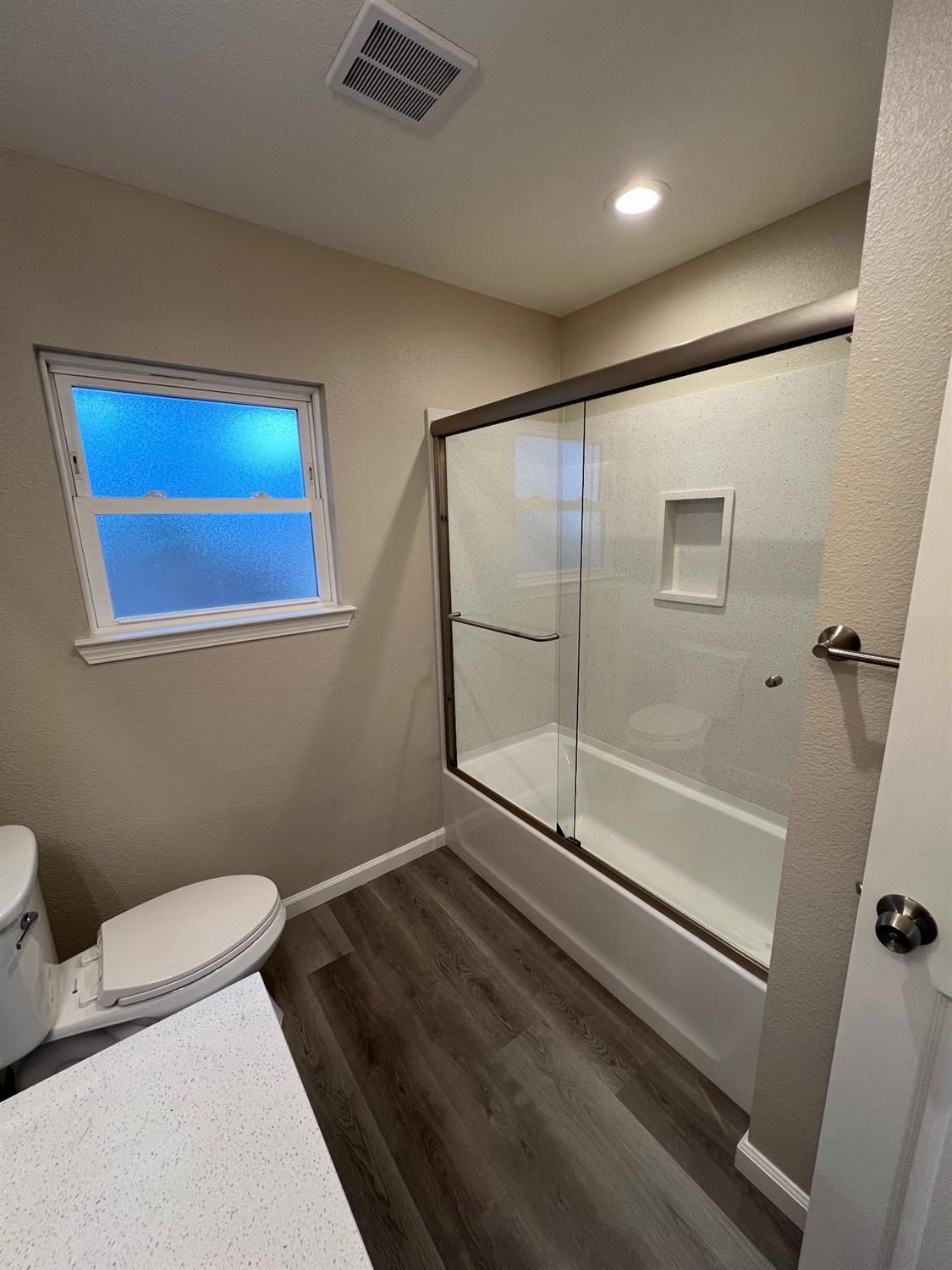 Detail Gallery Image 13 of 22 For 632 Highmoor Ave, Stockton,  CA 95210 - 3 Beds | 2 Baths