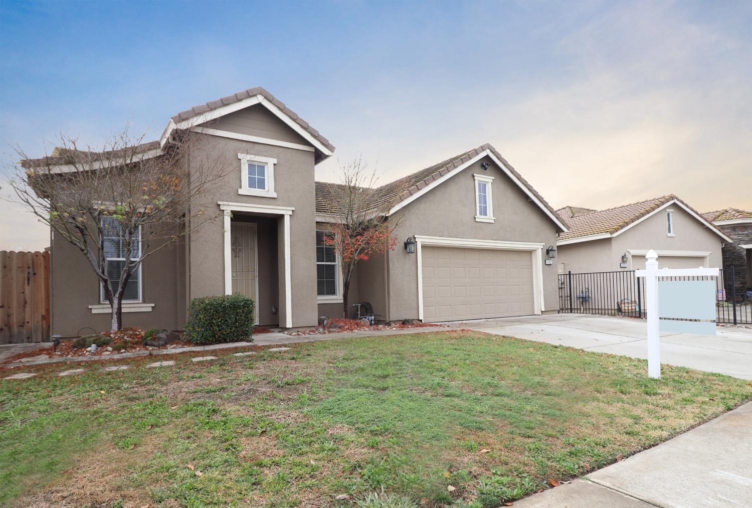 Detail Gallery Image 2 of 40 For 10022 Firstone Ct, Sacramento,  CA 95829 - 3 Beds | 2 Baths