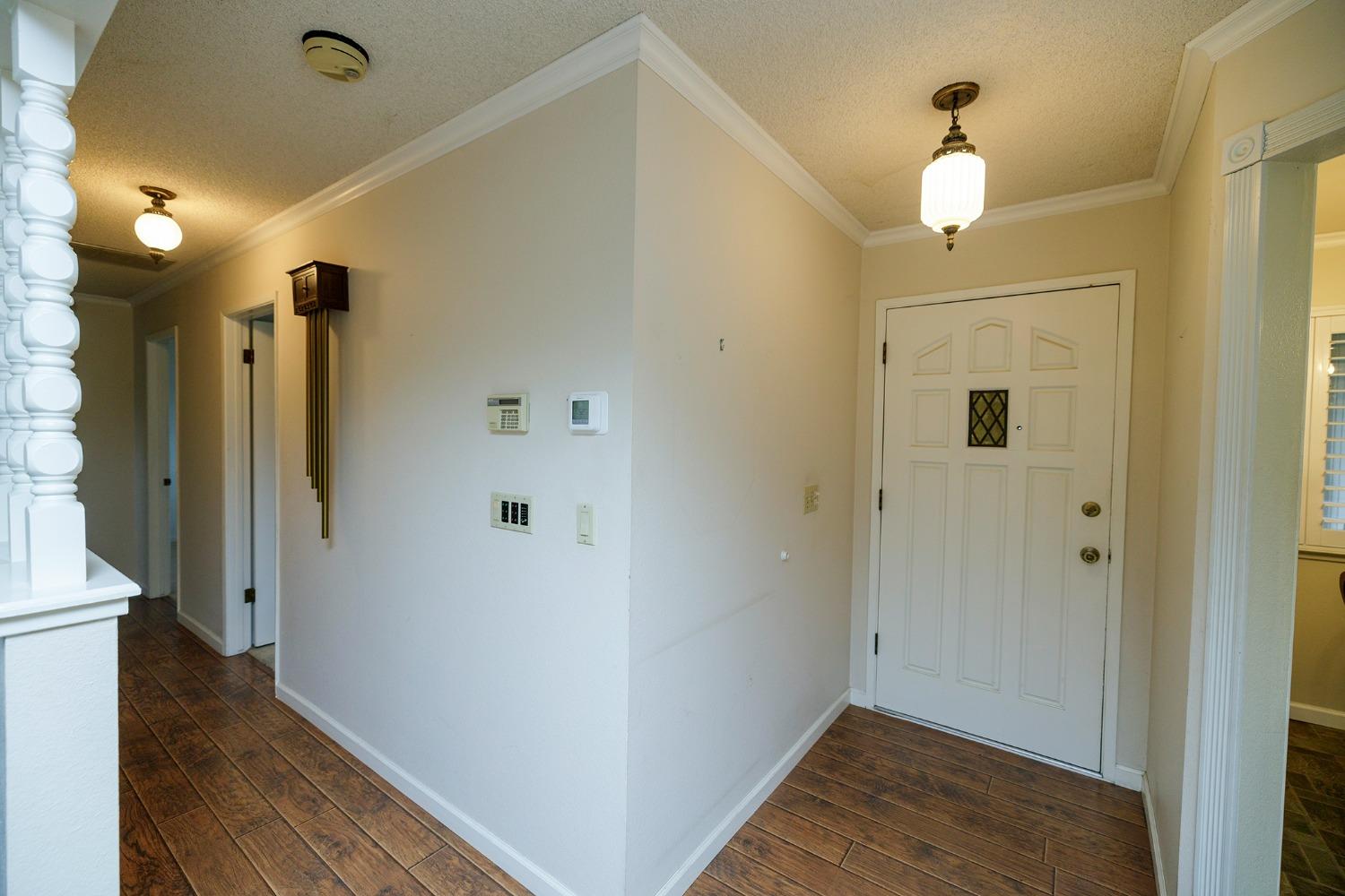 Detail Gallery Image 4 of 43 For 2281 Julie Ave, Turlock,  CA 95382 - 4 Beds | 2/1 Baths