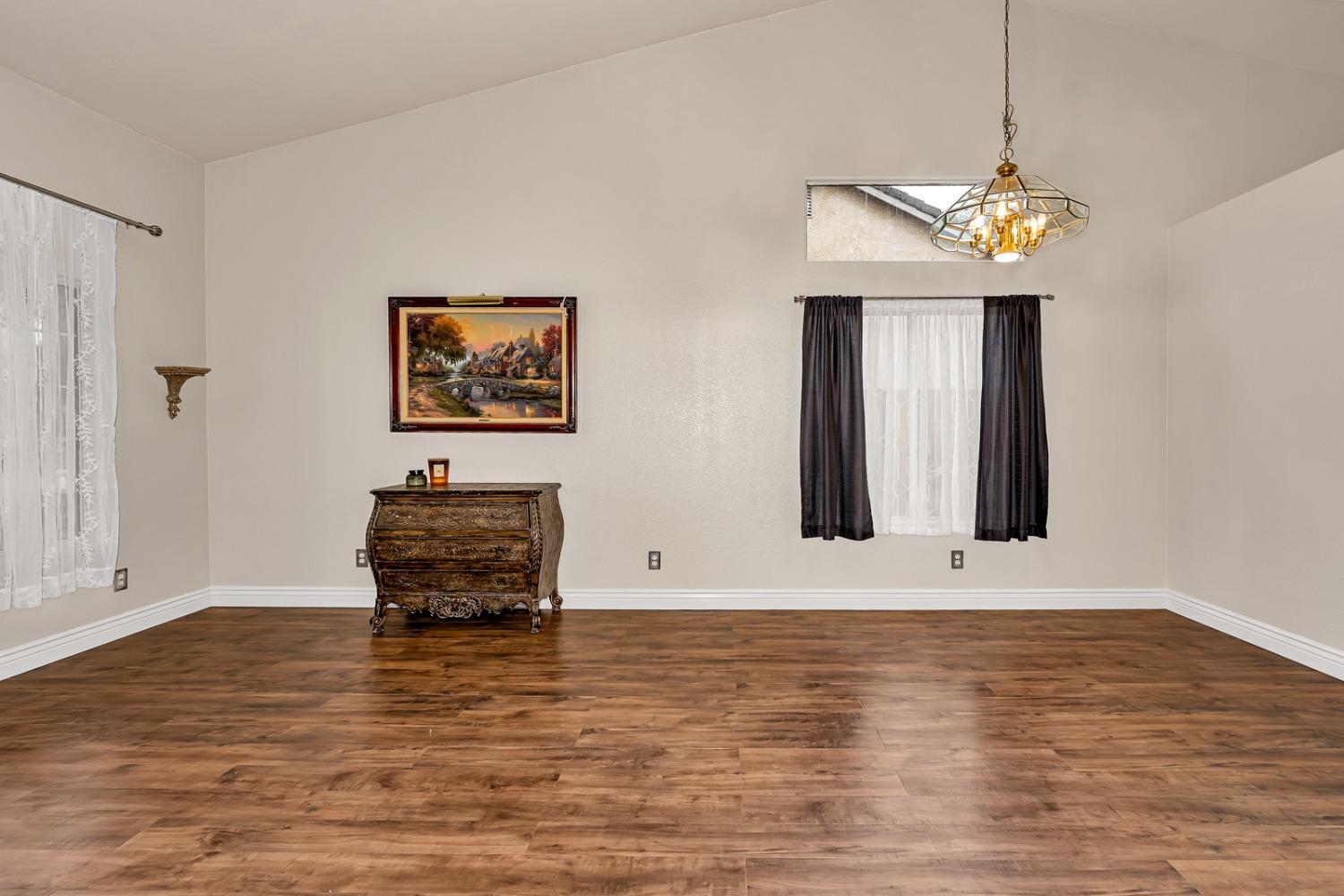 Detail Gallery Image 11 of 41 For 2083 Hastings Dr, Los Banos,  CA 93635 - 4 Beds | 2 Baths