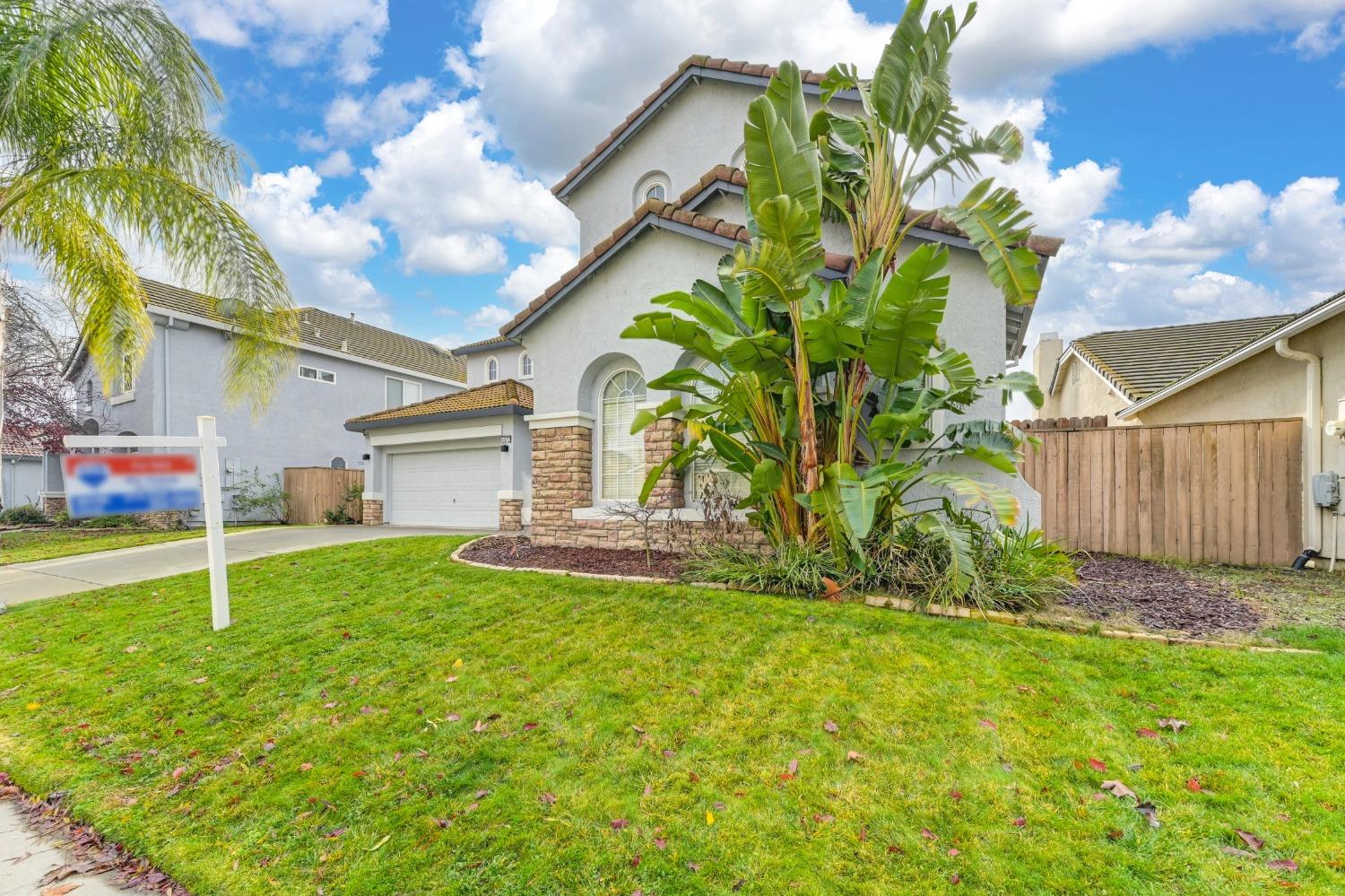 Detail Gallery Image 3 of 27 For 2972 Chateau Montelena Way, Sacramento,  CA 95834 - 4 Beds | 3 Baths