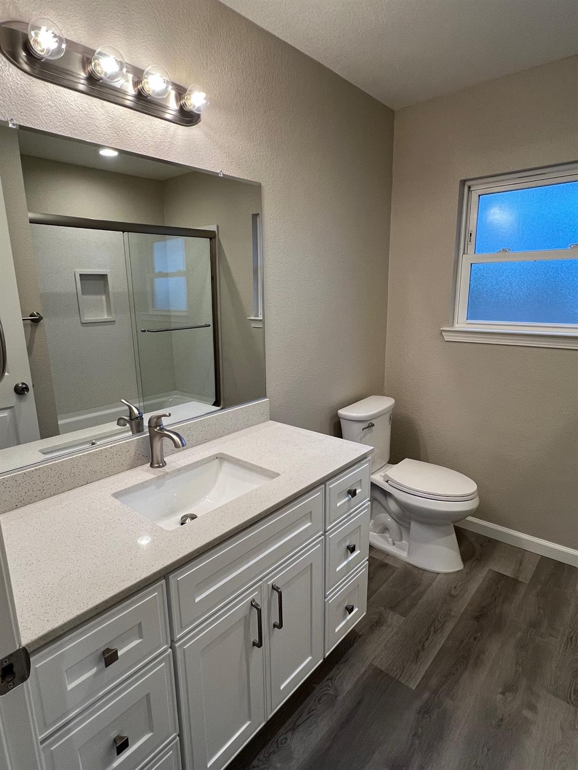 Detail Gallery Image 11 of 22 For 632 Highmoor Ave, Stockton,  CA 95210 - 3 Beds | 2 Baths