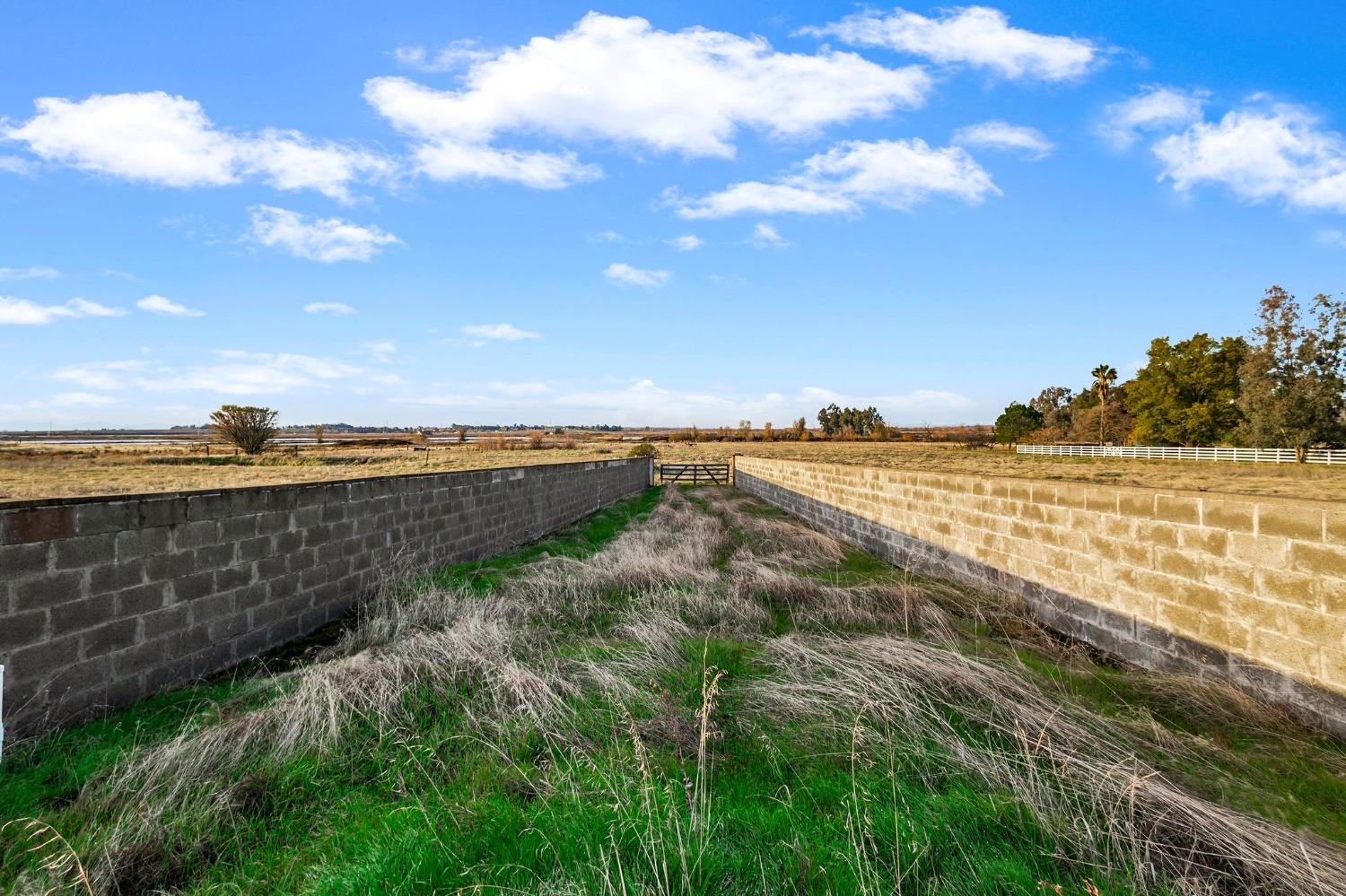 Spring Valley Road, Marysville, California image 3