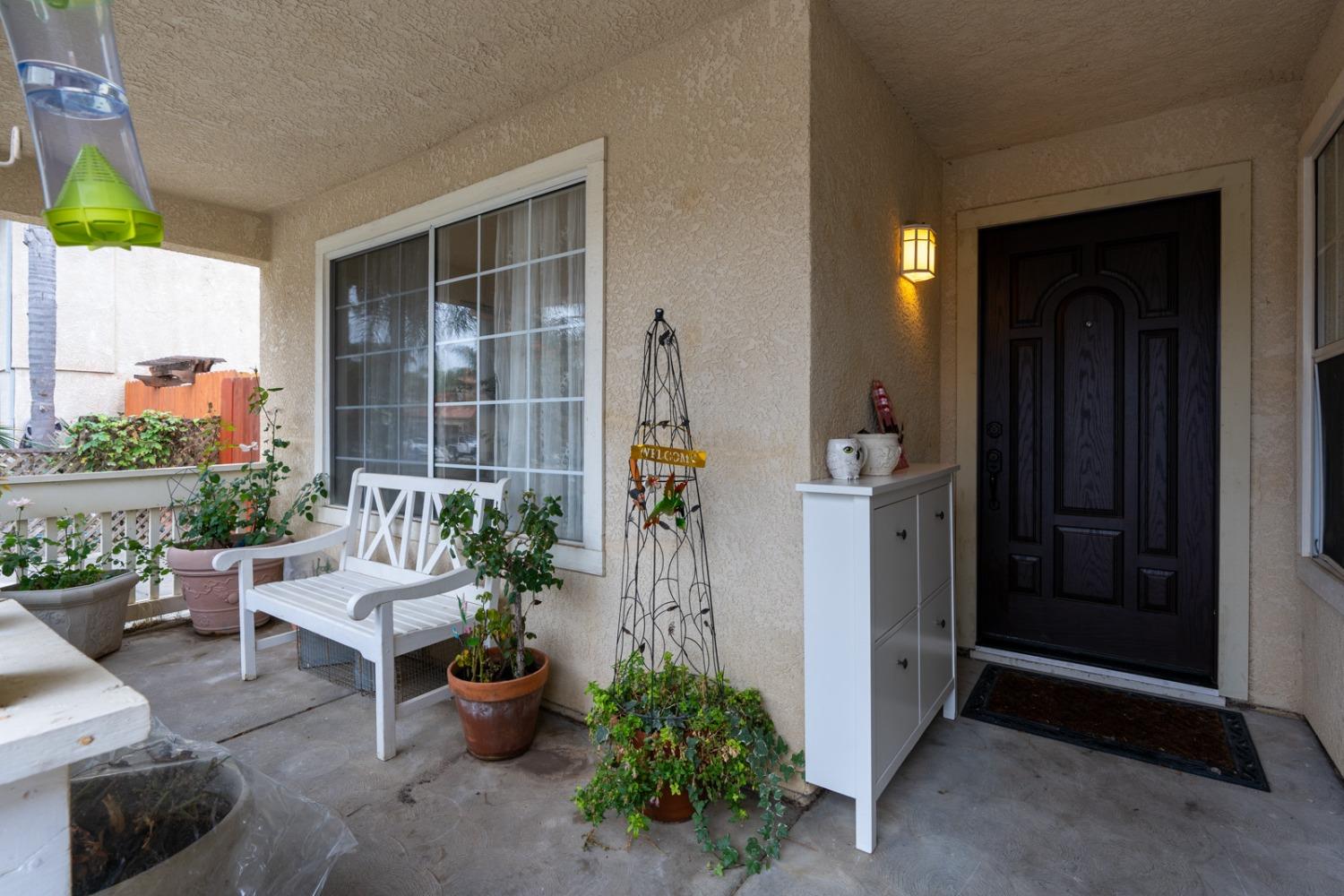 Detail Gallery Image 4 of 41 For 2083 Hastings Dr, Los Banos,  CA 93635 - 4 Beds | 2 Baths