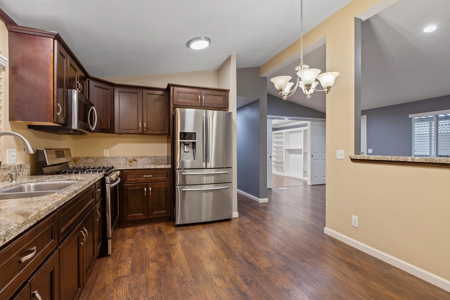 Detail Gallery Image 10 of 21 For 1624 S Highway 99 26, Manteca,  CA 95336 - 2 Beds | 2 Baths