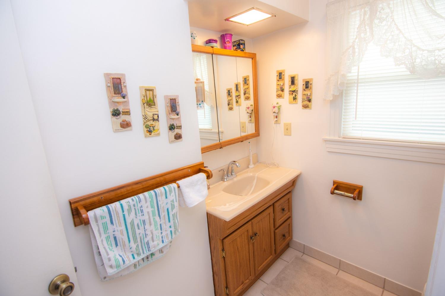 Detail Gallery Image 36 of 74 For 415 Lampasas Ave, Sacramento,  CA 95815 - 2 Beds | 1 Baths