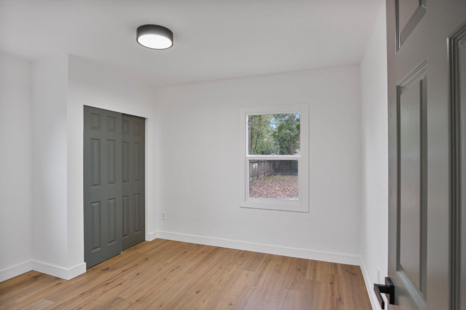 Detail Gallery Image 9 of 34 For 4118 Howard Ave, Sacramento,  CA 95820 - 2 Beds | 1 Baths