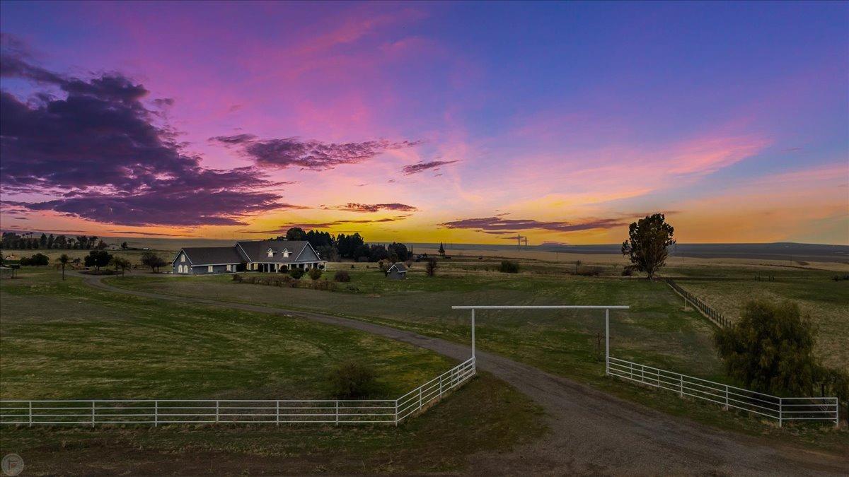 Detail Gallery Image 2 of 90 For 22090 Arburua Rd, Los Banos,  CA 93635 - 3 Beds | 2/2 Baths